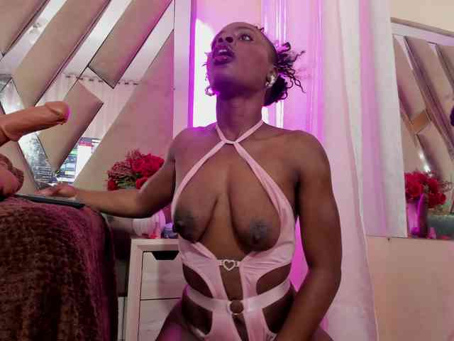 anisha-zambrano webcam