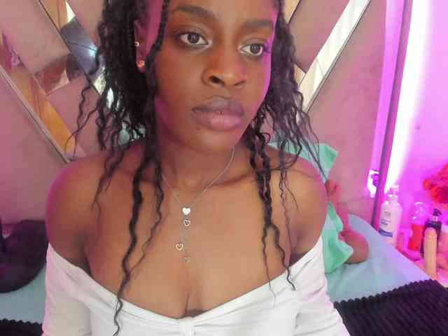 anisha-zambrano webcam