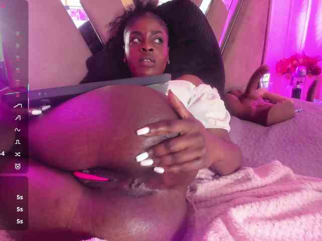 anisha-zambrano webcam