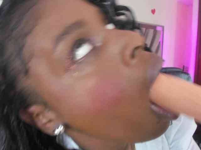 anisha-zambrano webcam
