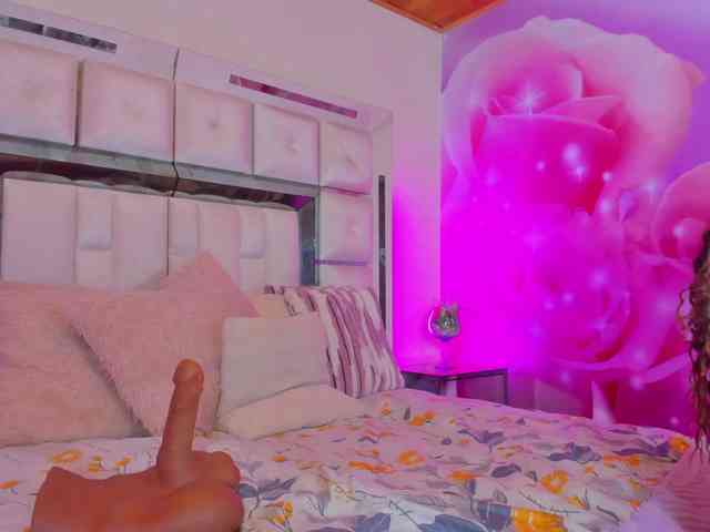anisha-zambrano webcam
