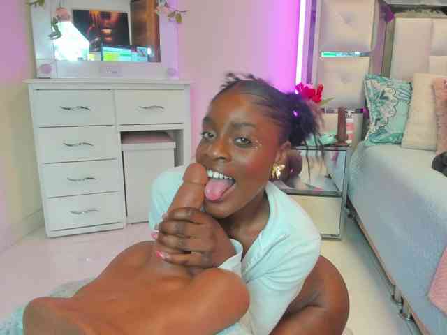 anisha-zambrano webcam