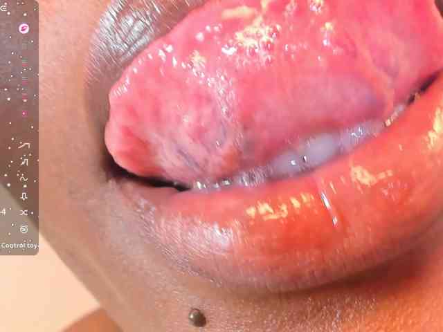 anisha-zambrano webcam