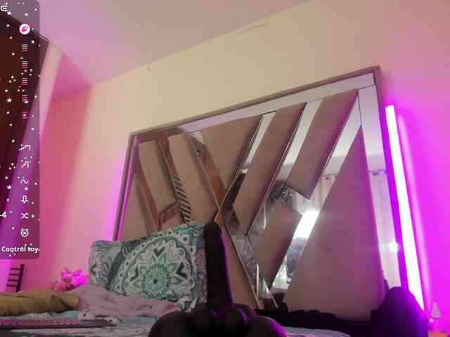 anisha-zambrano webcam