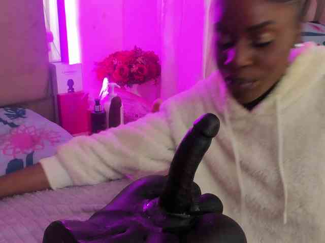 anisha-zambrano webcam