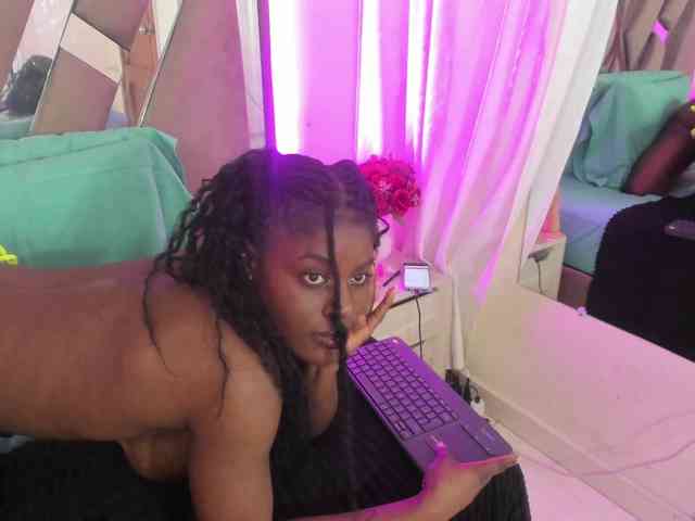 anisha-zambrano webcam