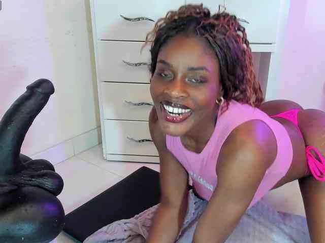 anisha-zambrano webcam