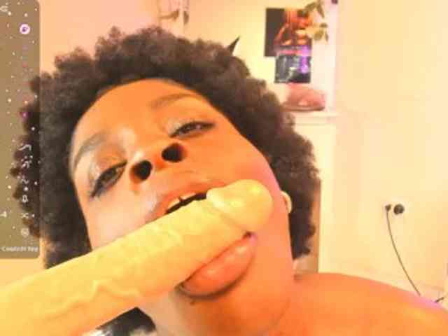 anisha-zambrano webcam