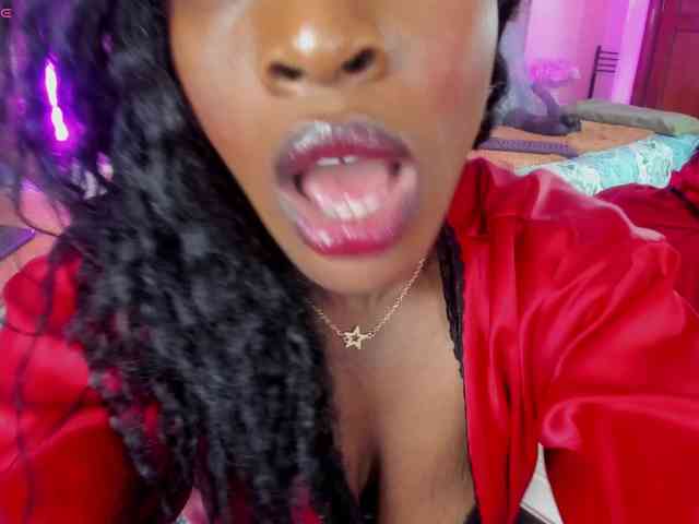anisha-zambrano webcam