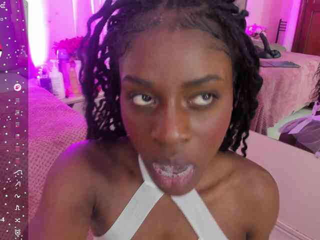 anisha-zambrano webcam