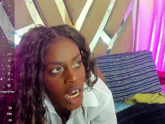 anisha-zambrano webcam