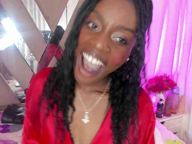 anisha-zambrano webcam