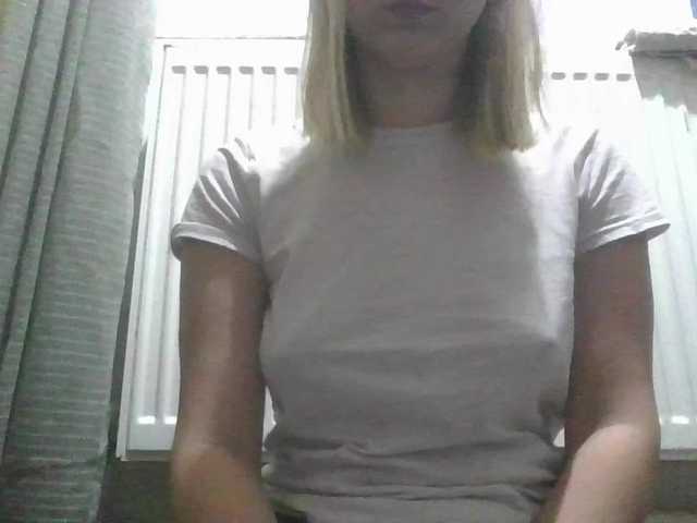 Irenne18's BongaCams show and profile