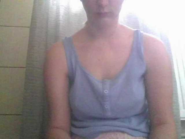 Irenne18 live cam on BongaCams