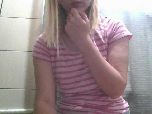 Irenne18 live cam on BongaCams