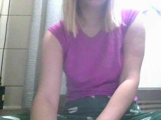 Irenne18 live cam on BongaCams