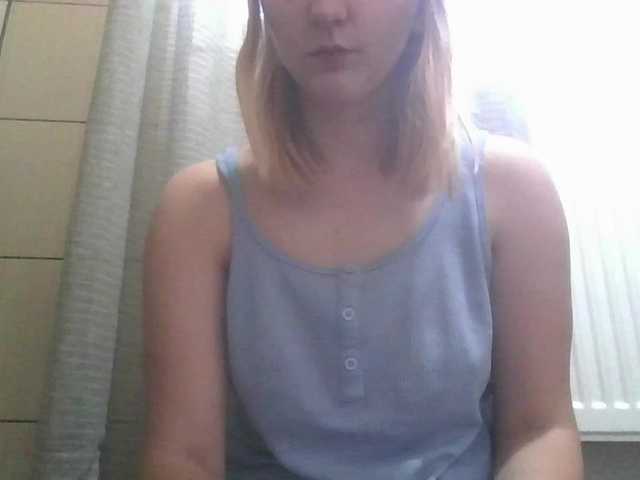 Irenne18 live cam on BongaCams