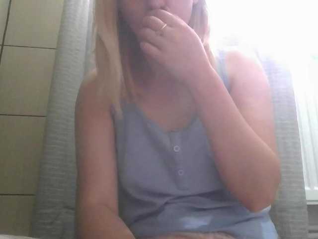 Irenne18 live cam on BongaCams