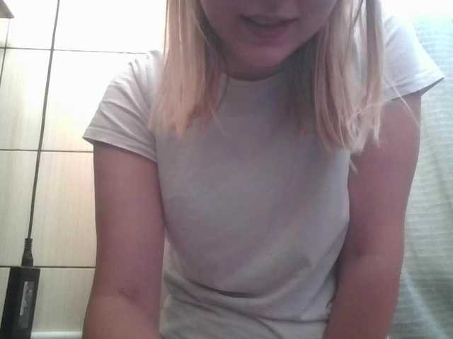 Irenne18 live cam on BongaCams