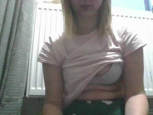 Irenne18's BongaCams show and profile