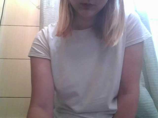 Irenne18 live cam on BongaCams