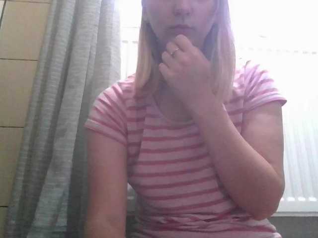 Irenne18 live cam on BongaCams