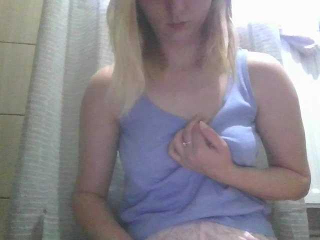 Irenne18 live cam on BongaCams