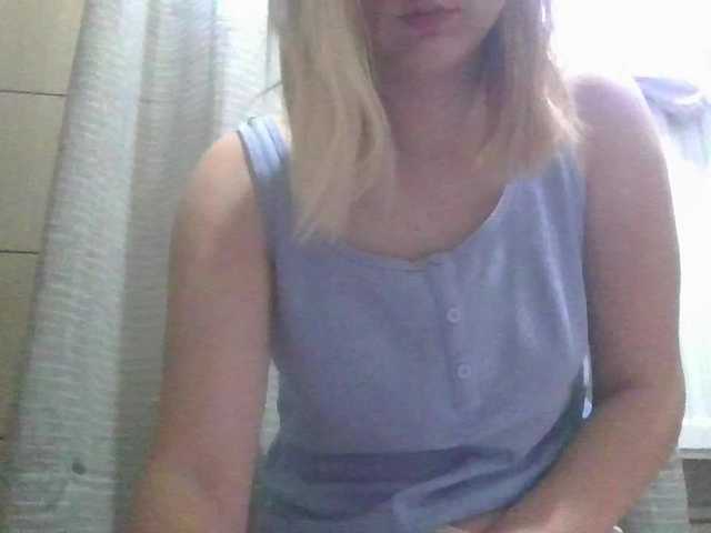 Irenne18 live cam on BongaCams