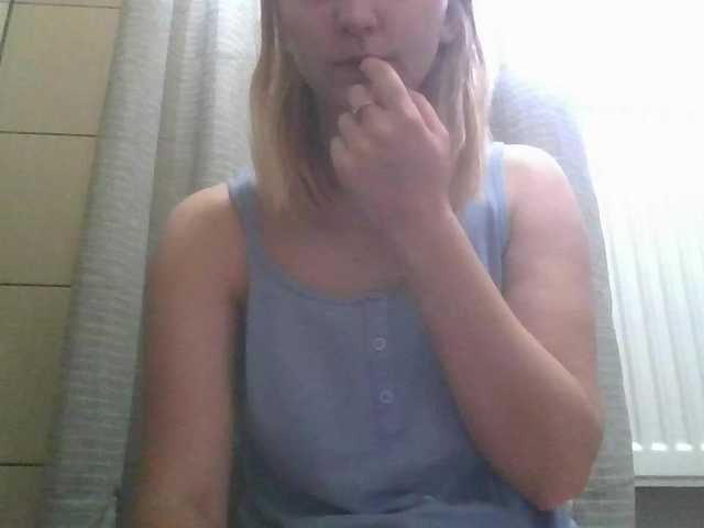 Irenne18 live cam on BongaCams