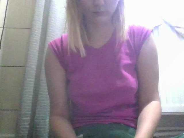 Irenne18 live cam on BongaCams