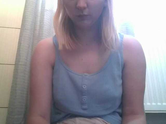 Irenne18 live cam on BongaCams