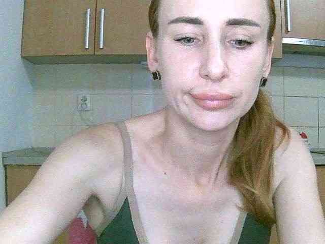OlixcLaSewx Live Webcam on BongaCams