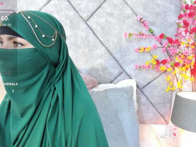 naylaa-'s BongaCams show and profile