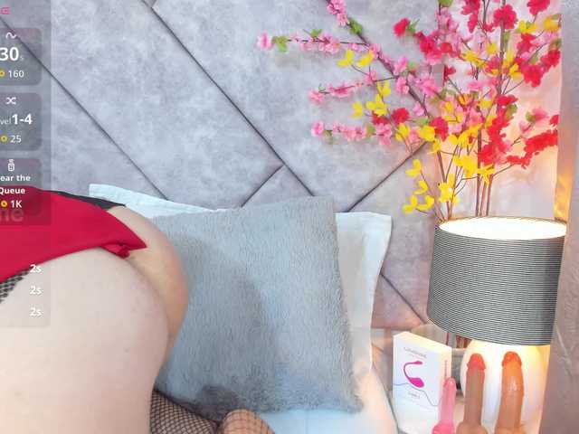 naylaa-'s BongaCams show and profile