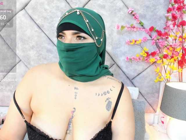 naylaa-'s BongaCams show and profile