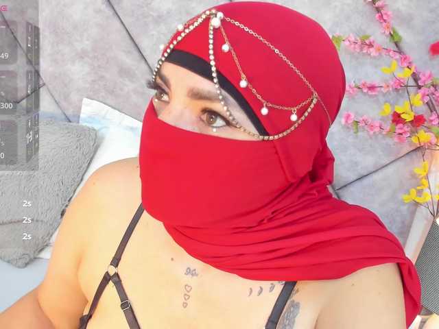 naylaa-'s BongaCams show and profile