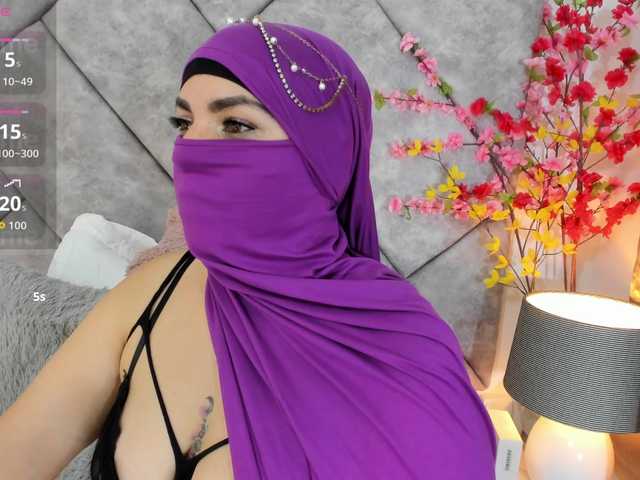 naylaa-'s BongaCams show and profile