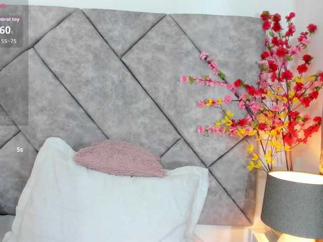 naylaa-'s BongaCams show and profile