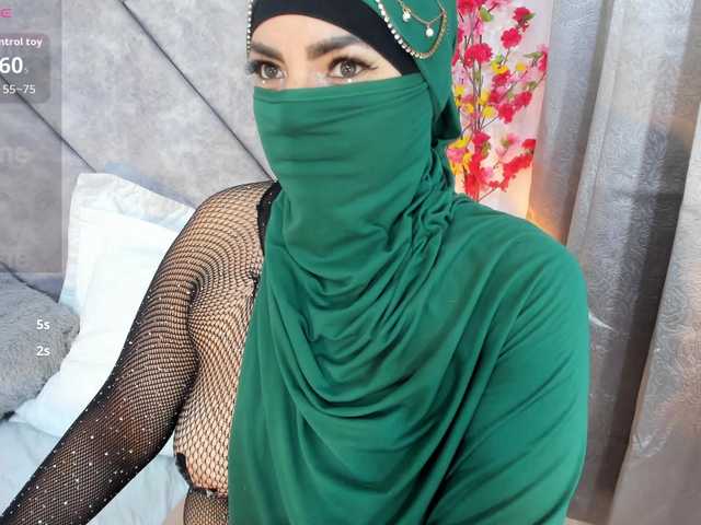 naylaa-'s BongaCams show and profile