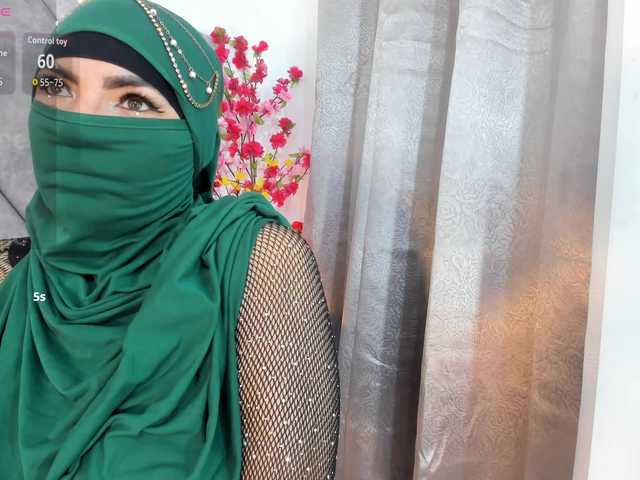 naylaa-'s BongaCams show and profile