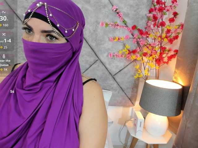 naylaa-'s BongaCams show and profile