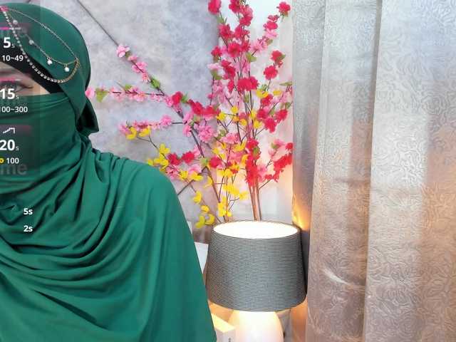 naylaa-'s BongaCams show and profile