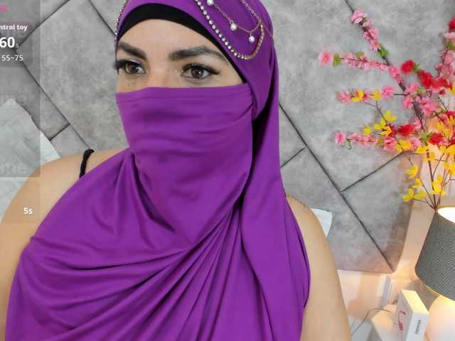 naylaa-'s BongaCams show and profile