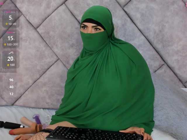 naylaa-'s BongaCams show and profile