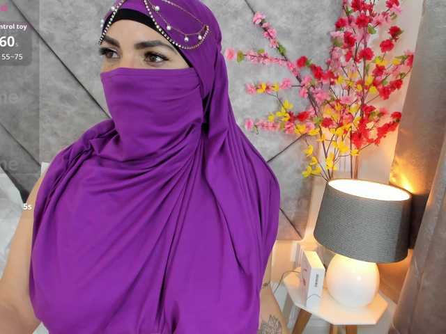 naylaa-'s BongaCams show and profile