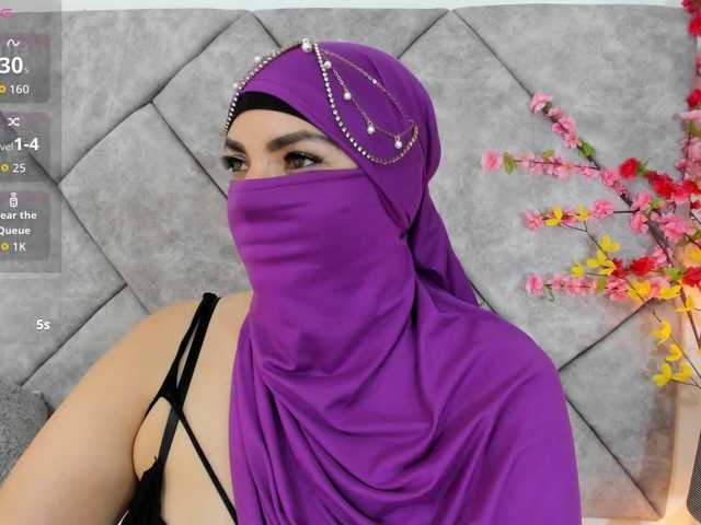 naylaa-'s BongaCams show and profile