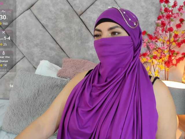 naylaa-'s BongaCams show and profile