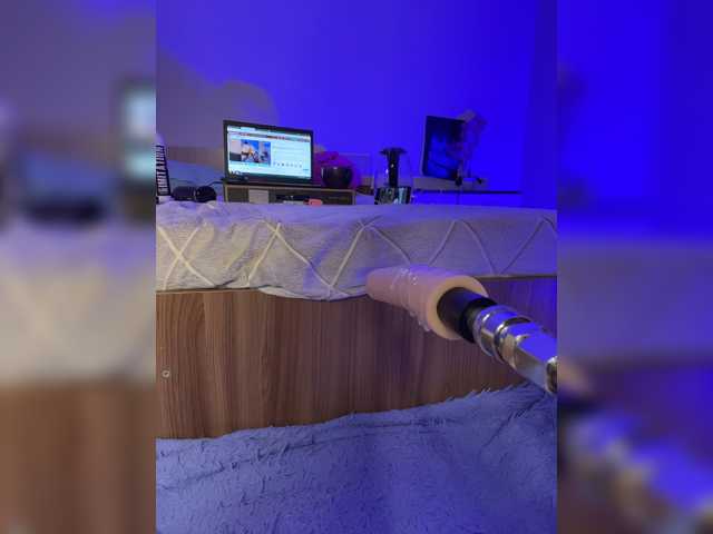 Nicole- live cam on BongaCams