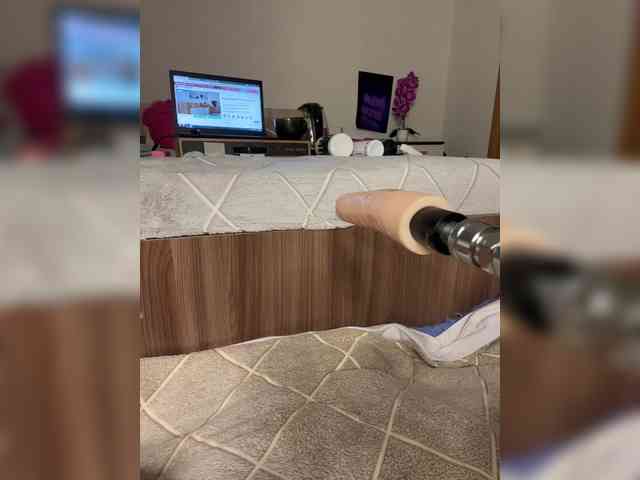 Nicole- Sex Cam Show