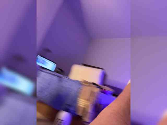 Nicole- webcam